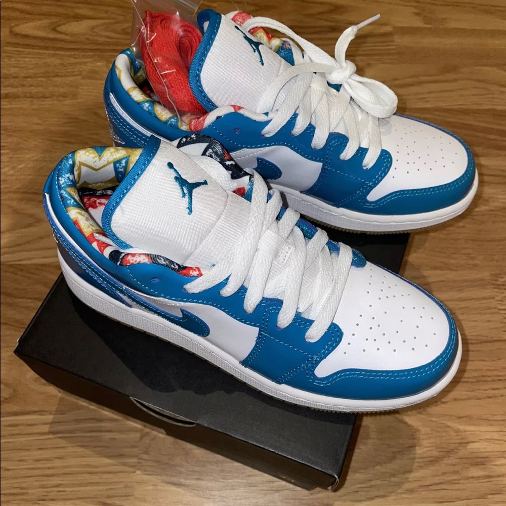 NWT Jordan 1 Low SE - Picture 9 of 9